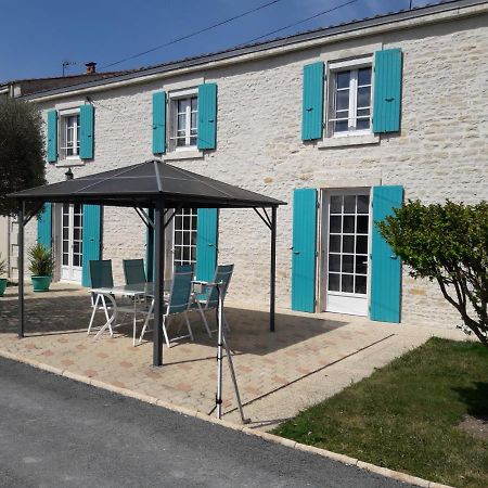 Le Logis De Lange Apt Les Aigrettes Saint-Hilaire-la-Palud Bagian luar foto