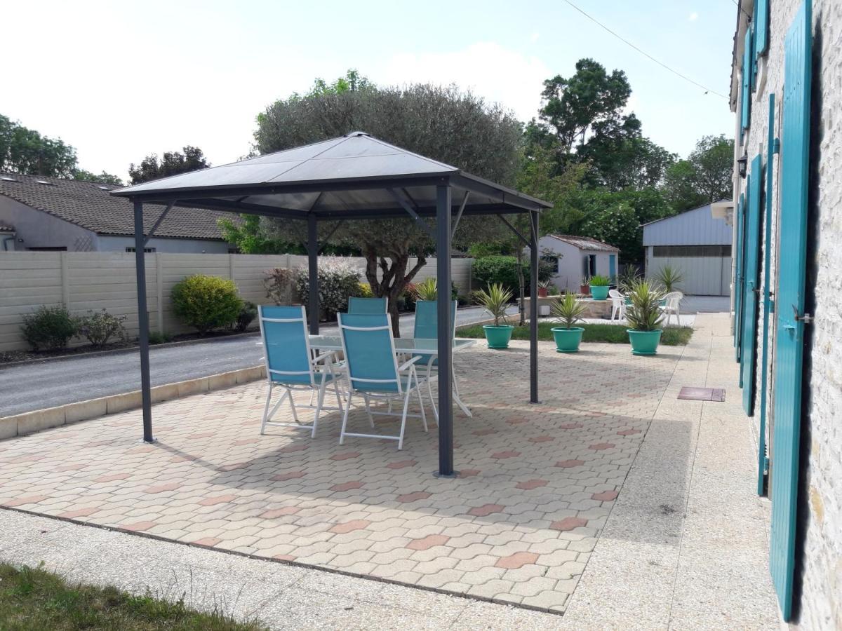 Le Logis De Lange Apt Les Aigrettes Saint-Hilaire-la-Palud Bagian luar foto