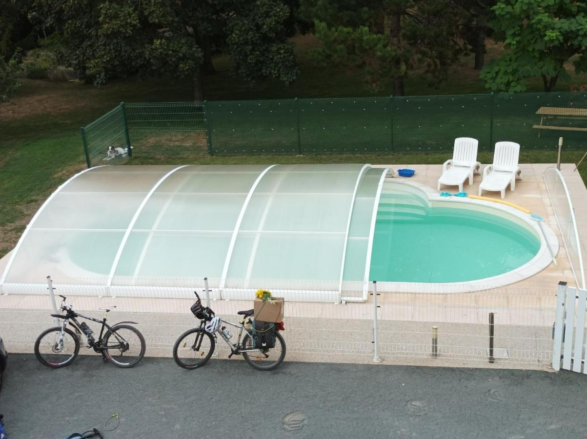 Le Logis De Lange Apt Les Aigrettes Saint-Hilaire-la-Palud Bagian luar foto