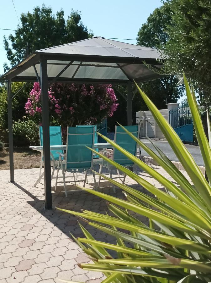 Le Logis De Lange Apt Les Aigrettes Saint-Hilaire-la-Palud Bagian luar foto
